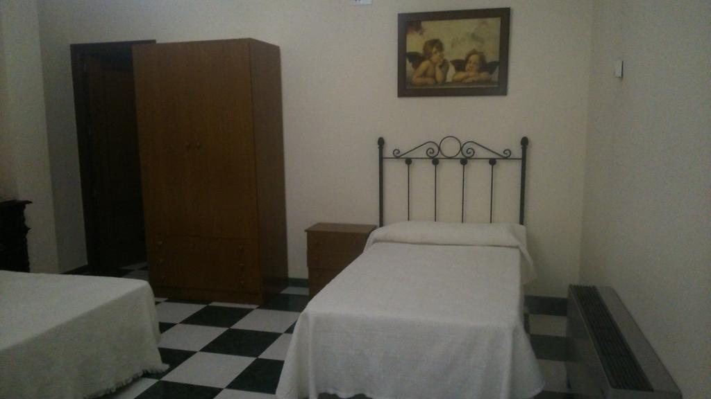 Hostal El Camionero Burguillos Del Cerro Værelse billede